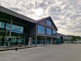 Fasadejobb hjå Toyota Sogn